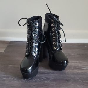Black lace up platform boot